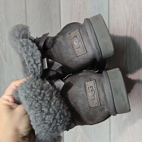 Ugg Australia Women Suede Insulated Lined Sheepskin Bow boots shoes sz 6 - Picture 6 of 13